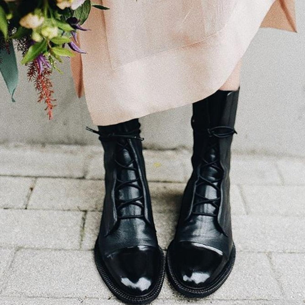 │ Women's Lace-Up Ankle Boots