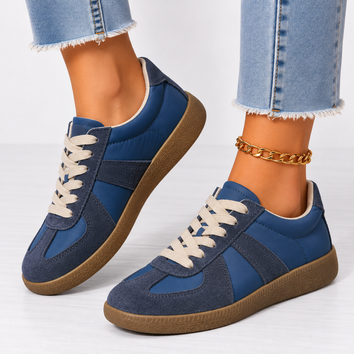 Women's Retro Sneakers – Casual Lace-Up Shoes with Suede Design & Gum Sole