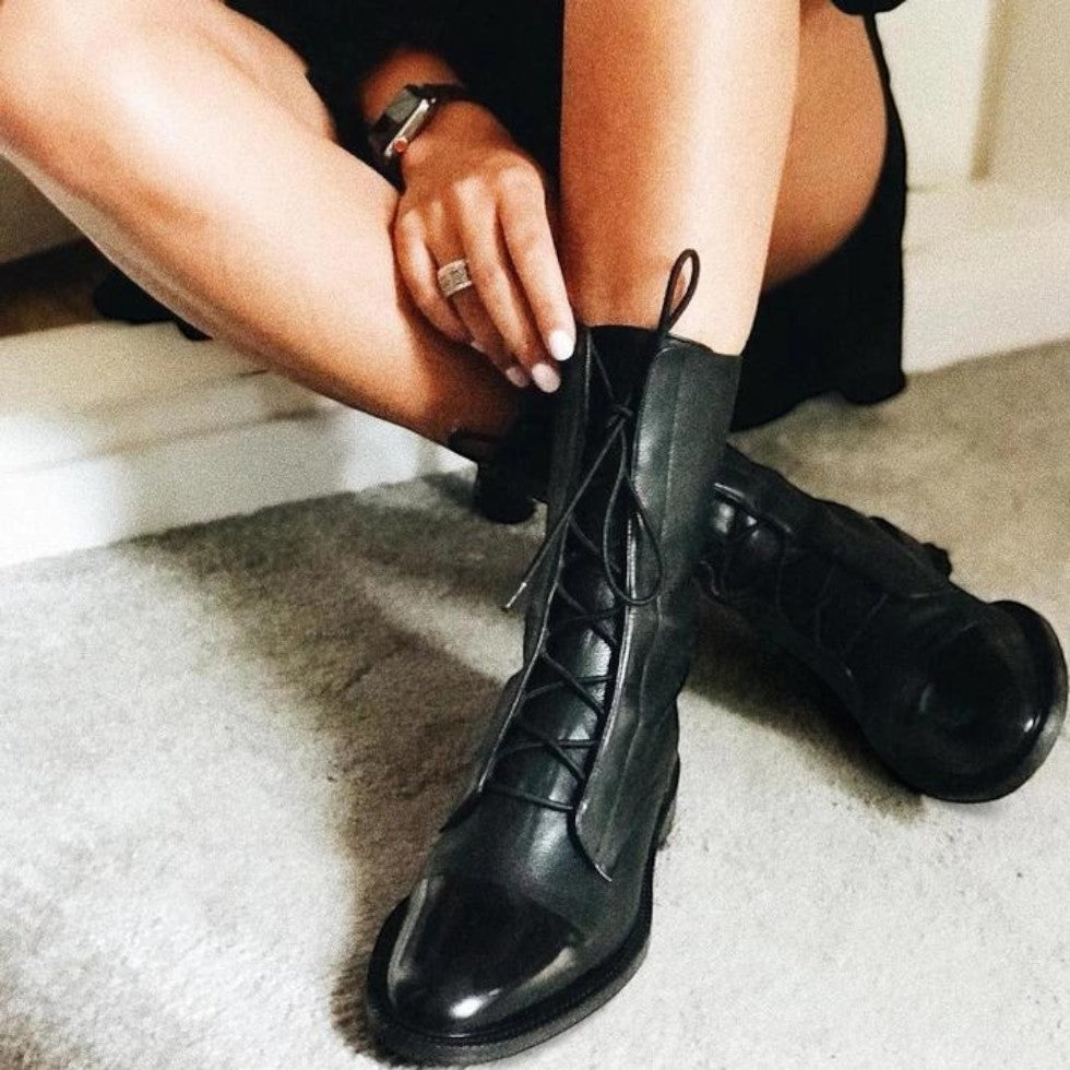 │ Women's Lace-Up Ankle Boots